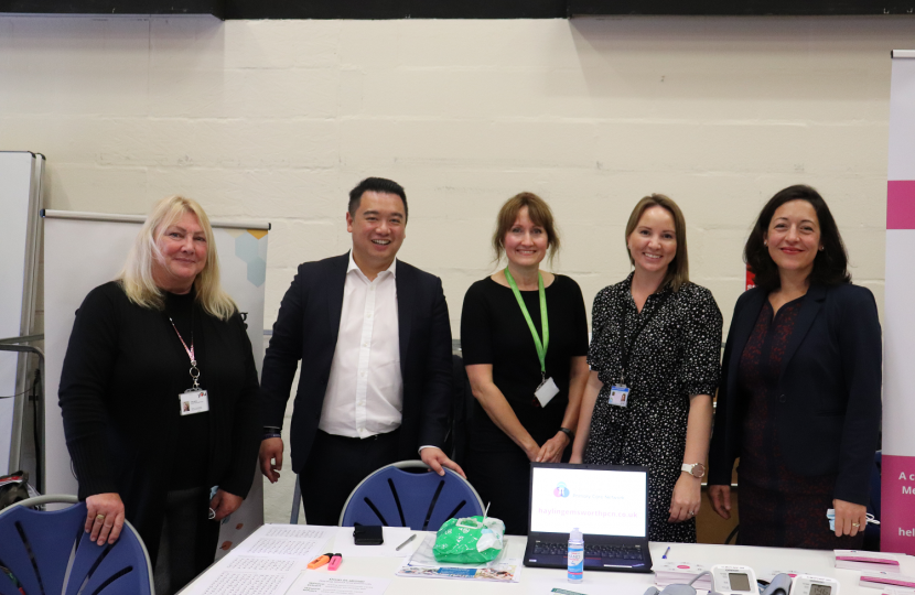 Photo 3: Alan Mak meets Dr Hannah Morgan (right) and other organisers from the Hayling Island and Emsworth