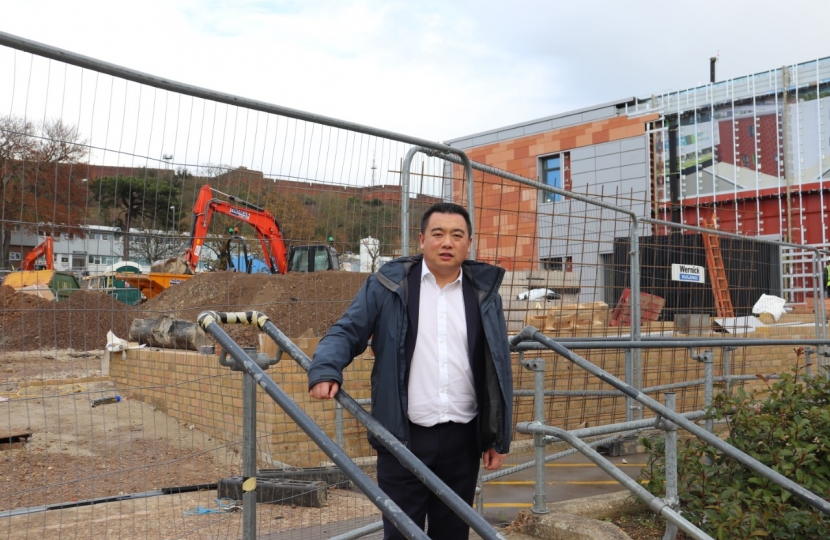 Local MP Alan Mak met Penny Emerit and inspected the new Emergency Care Centre being constructed at the Queen Alexandria Hospital site