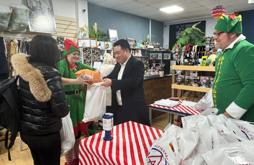 Local MP Alan Mak visits Alfie's Arc in Leigh Park to launch special Christmas dinner and gift initiative