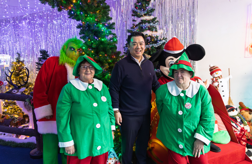 Local MP Alan Mak helps to open 2025 Leigh Park Christmas Grotto