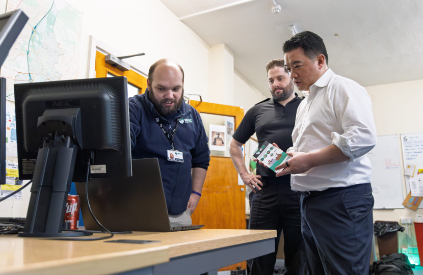 Local MP Alan Mak sees how AI-powered app is being used by retailers to fight back against shoplifting 