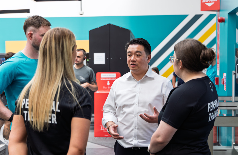 Local MP Alan Mak officially opens new branch of PureGym in Havant