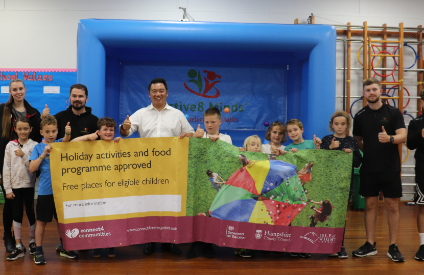 Local MP Alan Mak encourages residents to sign up for free Christmas children's holiday clubs