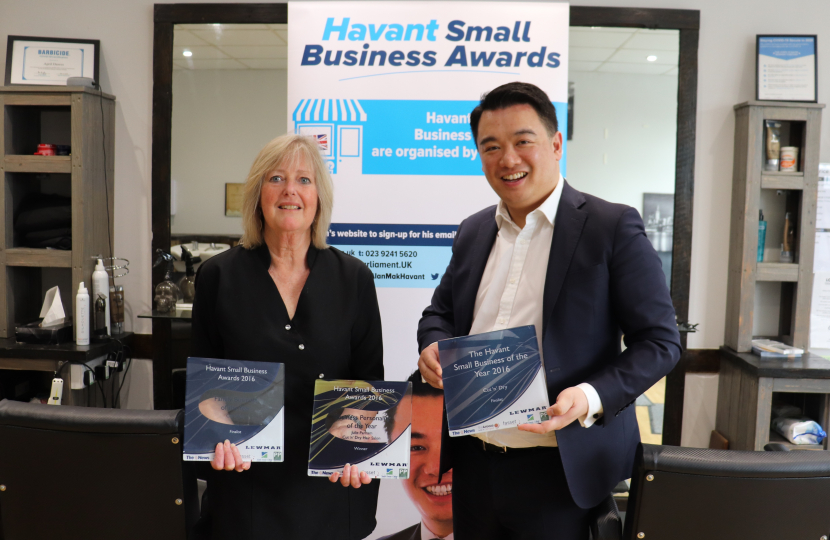 Local MP Alan Mak visited Cut N’ Dry in Purbrook to launch the 2022 Small Business Awards