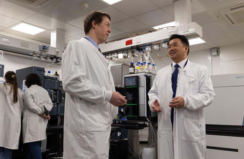 Local MP Alan Mak visits University of Manchester to champion developments in science and technology