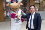 Local MP Alan Mak with Commonwealth Games mascot Perry