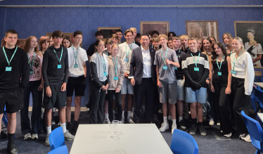 Local MP Alan Mak welcomes Purbrook Park School pupils to Parliament