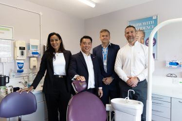 Local MP Alan Mak visits Damira Dental Practice and welcomes increasing NHS dental provision in Havant area 