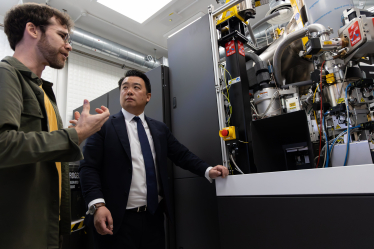 Local MP Alan Mak visits The Institute of Cancer Research to see how its scientists are leading the fight against cancer