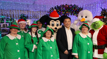 Local MP Alan Mak helps to open Leigh Park Christmas Grotto