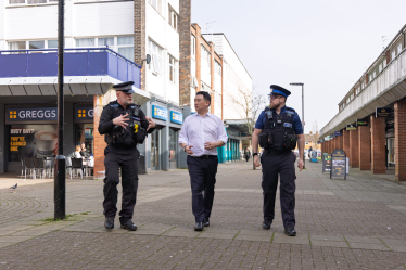 ocal MP Alan Mak joins police in Leigh Park to tackle shoplifting