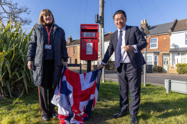 Local MP Alan Mak unveils new Stoke post box on Hayling Island after leading campaign to get it reinstated