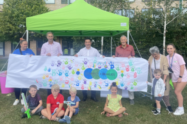  Local MP Alan Mak visits Park Community School in Leigh Park to welcome £314,000 children’s summer holiday clubs funding across the Havant area