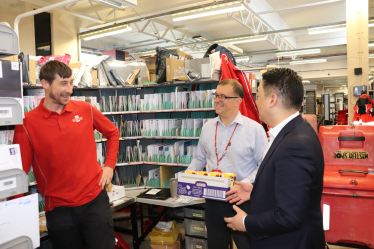 Local MP Alan Mak visits Royal Mail's Havant Delivery Office to thank staff 